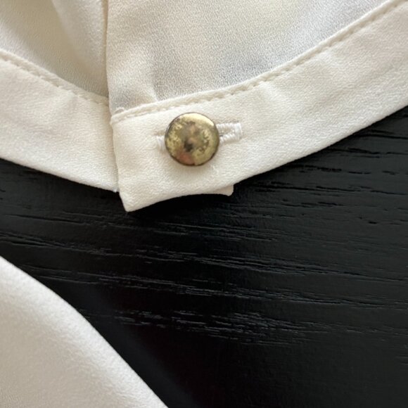 Banana Republic Semi-Sheer Tunic w/Ruffle Bottom Cream Size XS EUC - Picture 8 of 8